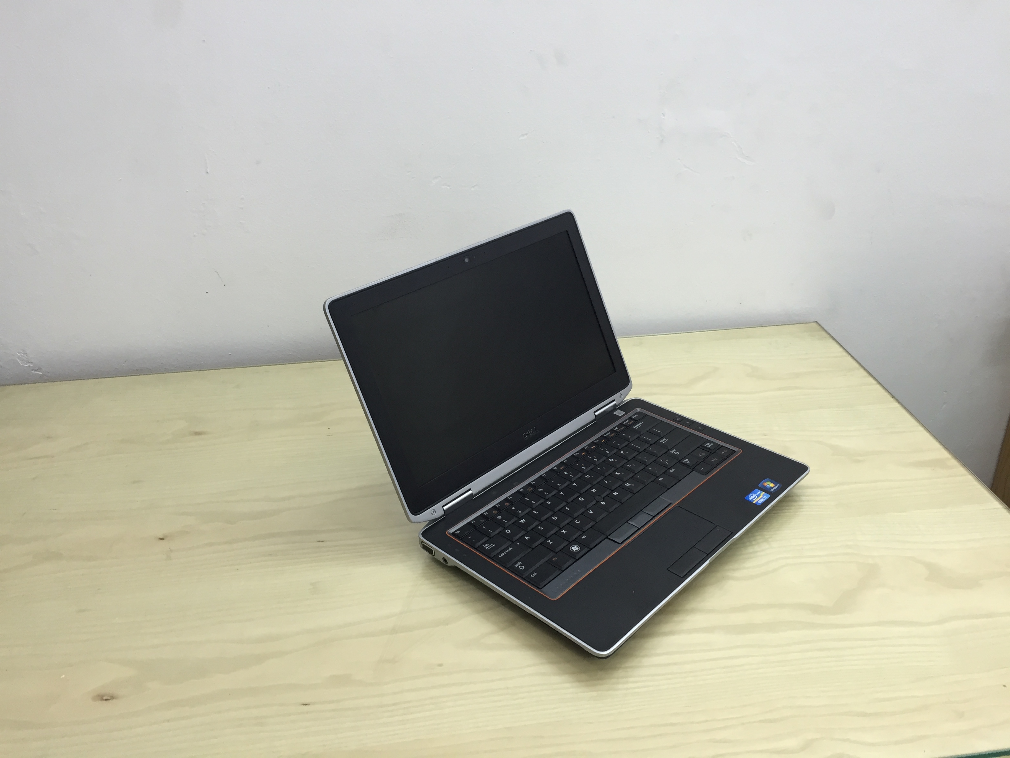 Laptop cũ Dell E6230 ( Core i5-3320M, Ram 4G, Ổ 250G, 12.5LED HD )